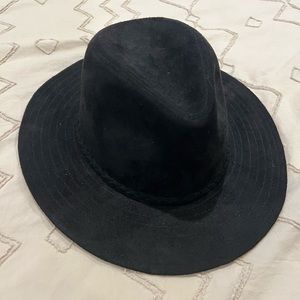 Melrose and market hat. Woman’s